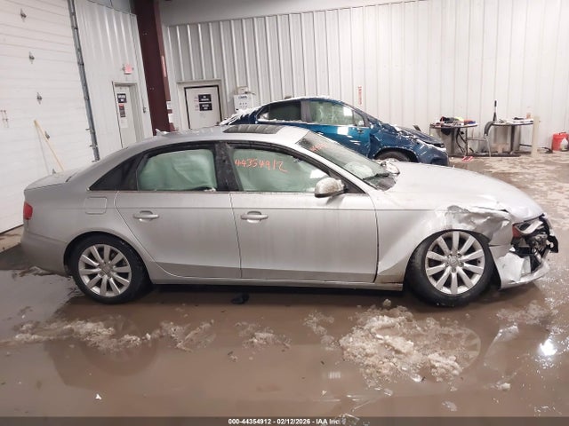 Продажа на аукционе авто 2011 Audi A4 2.0t Premium, vin: WAUFFAFL5BN005519, номер лота: 44354912