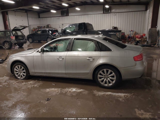 Продажа на аукционе авто 2011 Audi A4 2.0t Premium, vin: WAUFFAFL5BN005519, номер лота: 44354912
