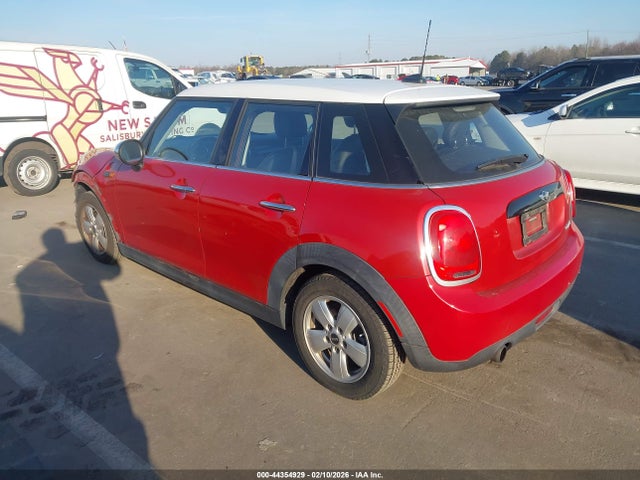 2016 MINI HARDTOP WMWXU1C55G2E16625 Photo 2