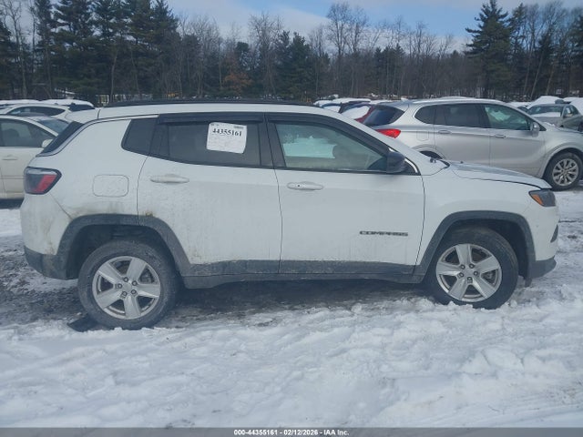 2022 Jeep Compass Latitude 4x4 მანქანა იყიდება აუქციონზე, vin: 3C4NJDBB7NT124981, აუქციონის ნომერი: 44355161