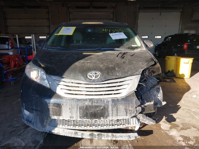 44355211 :رقم المزاد ، 5TDDK3DC7DS059034 vin ، 2013 Toyota Sienna Limited 7 Passenger مزاد بيع