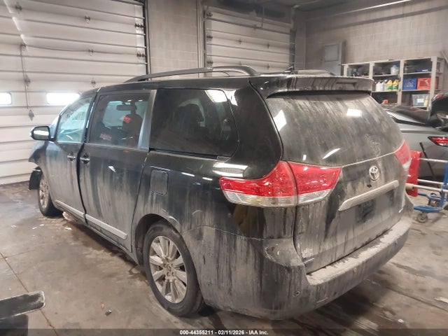 44355211 :رقم المزاد ، 5TDDK3DC7DS059034 vin ، 2013 Toyota Sienna Limited 7 Passenger مزاد بيع