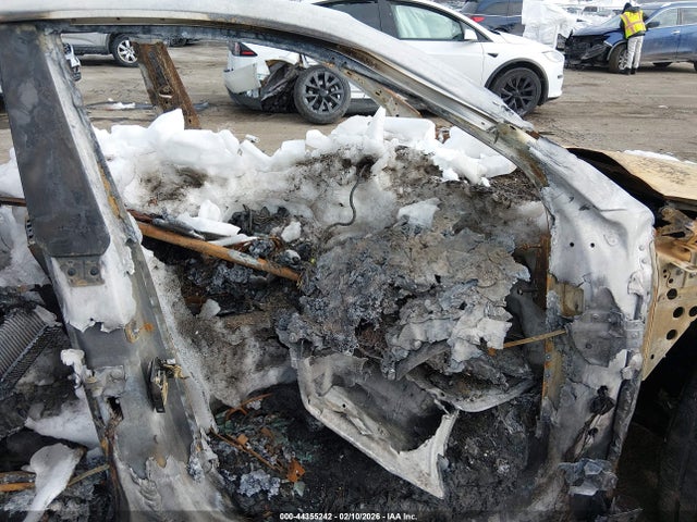 2025 AUDI Q8 WA1EVBF14SD003217 Photo 4