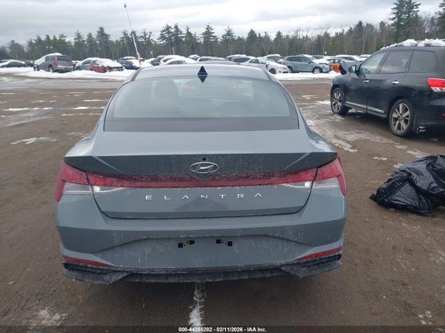 KMHLL4AGXMU103671 Hyundai ELANTRA SE