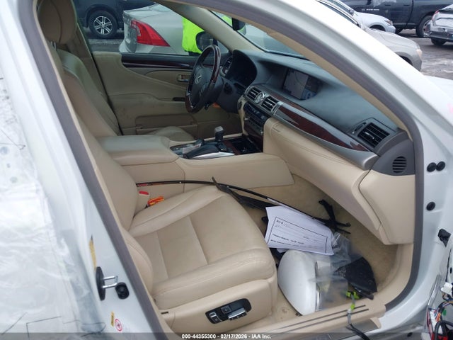 2015 LEXUS LS 460 JTHCL5EF1F5023554 Photo 4