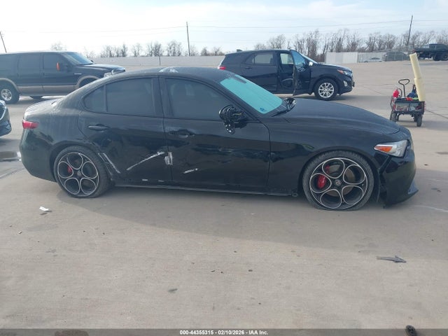 ZARFAMBN5K7621855 Alfa Romeo Giulia Ti Sport Rwd