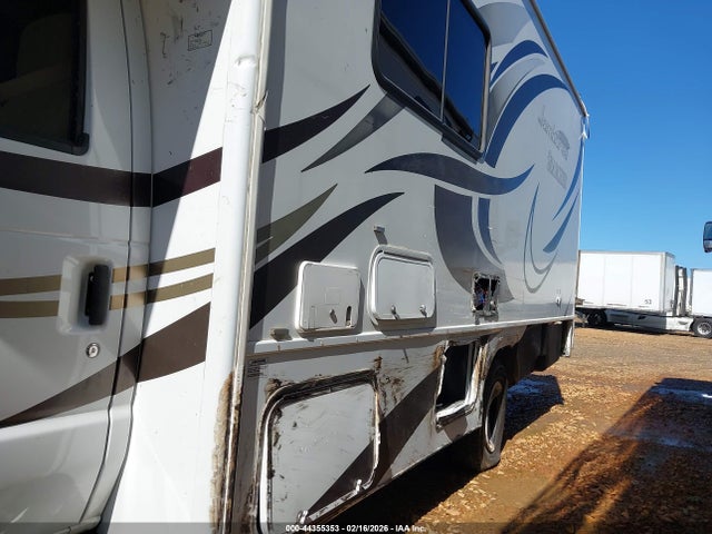 Ford E-350 Cutaway 2014 1FDWE3FL8EDA23021 Image 11
