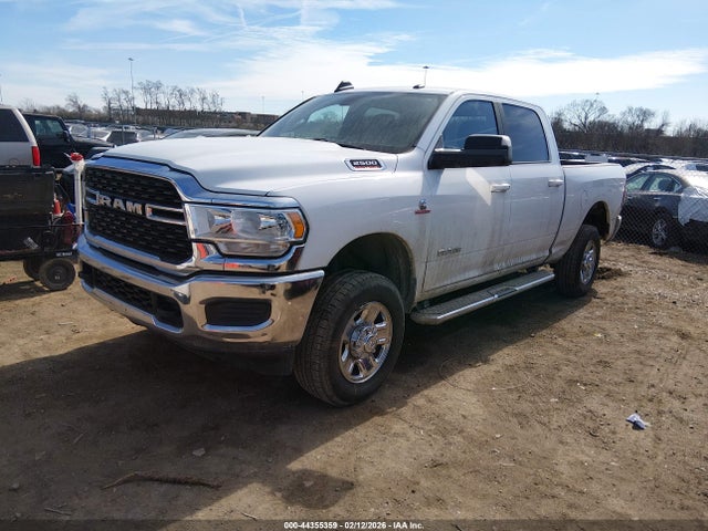 3C6UR5DL8NG235913 RAM 2500 Big Horn 4x4 6&#039;4 Box