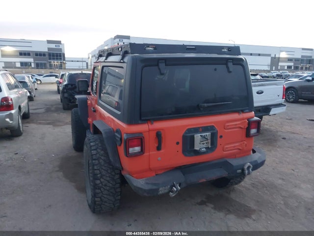 2019 JEEP WRANGLER 1C4HJXCN0KW566885 Photo 2