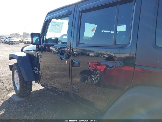 44355446 :رقم المزاد ، 1C4BJWDGXFL577139 vin ، 2015 Jeep Wrangler Unlimited Sport مزاد بيع