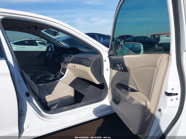 Honda ACCORD HYBRID 2015 1HGCR6F37FA005367 Image 5