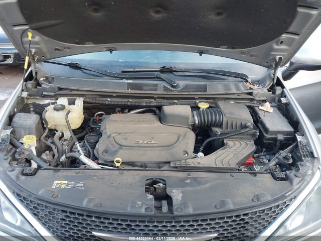 Продаж на аукціоні авто 2017 Chrysler Pacifica Touring Plus, vin: 2C4RC1BG3HR753571, номер лоту: 44355464
