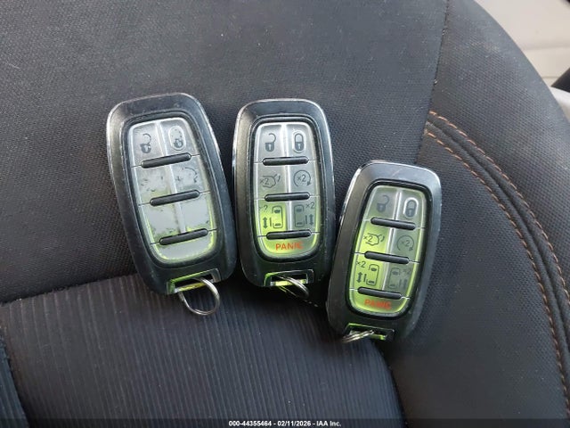 Продаж на аукціоні авто 2017 Chrysler Pacifica Touring Plus, vin: 2C4RC1BG3HR753571, номер лоту: 44355464