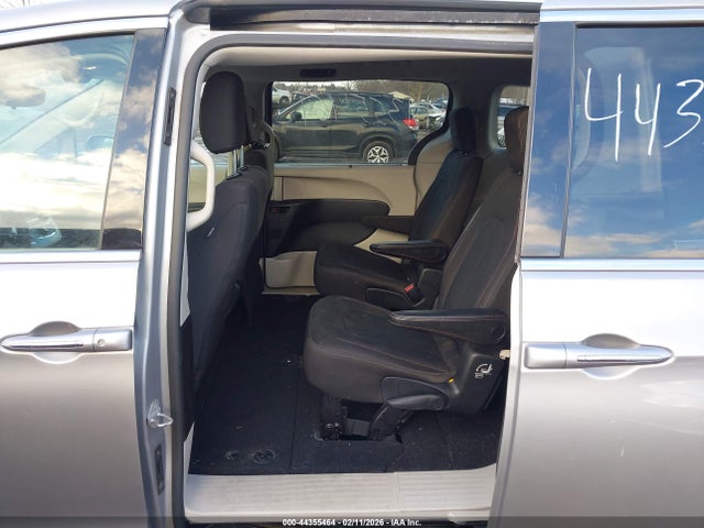 Продаж на аукціоні авто 2017 Chrysler Pacifica Touring Plus, vin: 2C4RC1BG3HR753571, номер лоту: 44355464