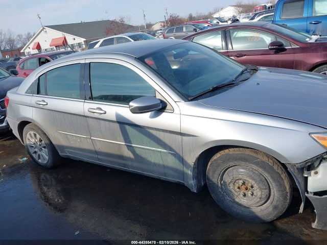 Aukcja sprzedaży 2013 Chrysler 200 Lx, vin: 1C3CCBAB0DN668412, numer aukcji: 44355470