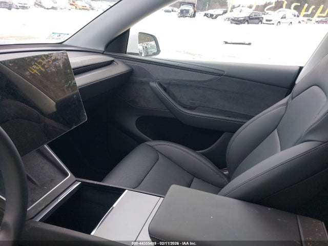 Продажа на аукционе авто 2026 Tesla Model Y Long Range Launch Series/premium All-wheel Drive, vin: 7SAYGDEEXTA387558, номер лота: 44355489