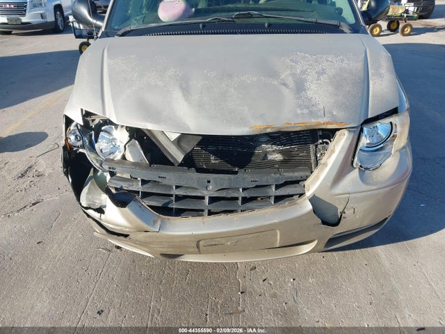 44355590 :رقم المزاد ، 2C4GP44R55R138365 vin ، 2005 Chrysler Town & Country Lx مزاد بيع