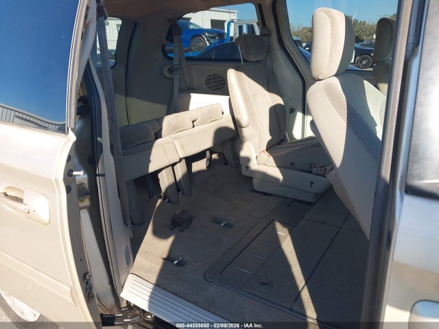 44355590 :رقم المزاد ، 2C4GP44R55R138365 vin ، 2005 Chrysler Town & Country Lx مزاد بيع