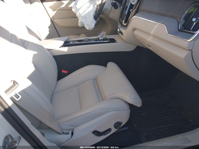 2024 VOLVO XC60 YV4L12RM8R1840964 Photo 4