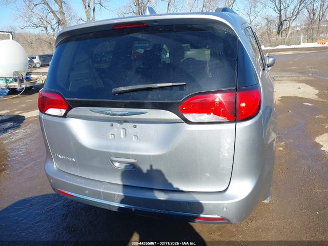 2017 Chrysler Pacifica Touring-l მანქანა იყიდება აუქციონზე, vin: 2C4RC1BG5HR684236, აუქციონის ნომერი: 44355867