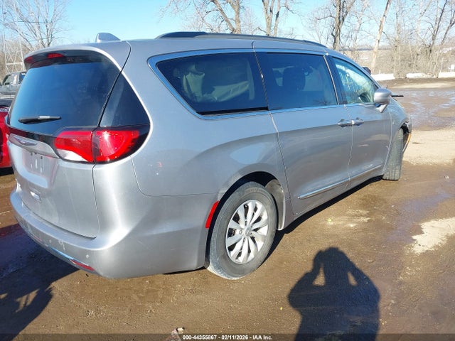 2017 Chrysler Pacifica Touring-l მანქანა იყიდება აუქციონზე, vin: 2C4RC1BG5HR684236, აუქციონის ნომერი: 44355867