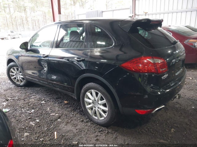 2014 PORSCHE CAYENNE WP1AA2A24ELA93767 Photo 2