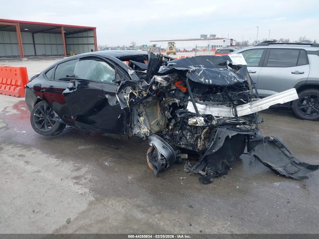 2015 CHRYSLER 200 1C3CCCBG3FN638825