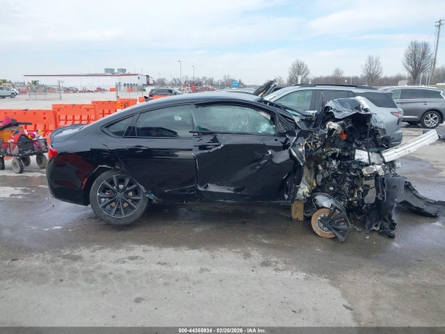 Aukcja sprzedaży 2015 Chrysler 200 S, vin: 1C3CCCBG3FN638825, numer aukcji: 44355934