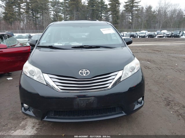 5TDDK3DC0FS115558 Toyota Sienna Xle 7 Passenger