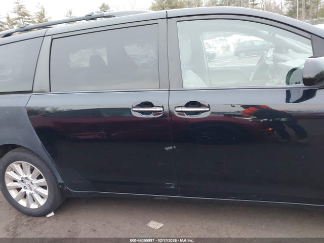 5TDDK3DC0FS115558 Toyota Sienna Xle 7 Passenger