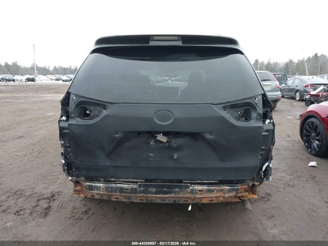 5TDDK3DC0FS115558 Toyota Sienna Xle 7 Passenger