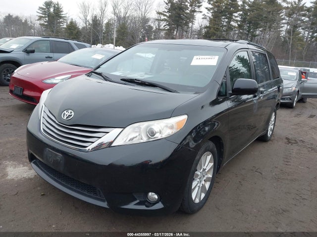 5TDDK3DC0FS115558 Toyota Sienna Xle 7 Passenger