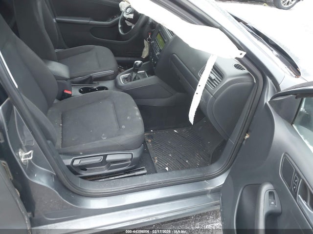 3VW2K7AJ5FM249867 Volkswagen Jetta 2.0l S