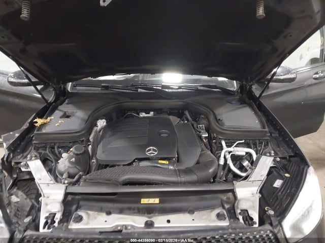 44356090 :رقم المزاد ، W1N0G8EBXMF867485 vin ، 2021 Mercedes-benz Glc 300 4matic Suv مزاد بيع