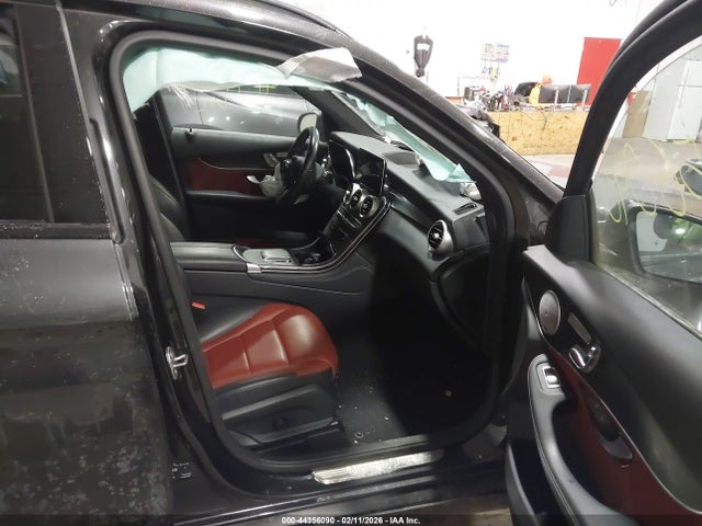 44356090 :رقم المزاد ، W1N0G8EBXMF867485 vin ، 2021 Mercedes-benz Glc 300 4matic Suv مزاد بيع