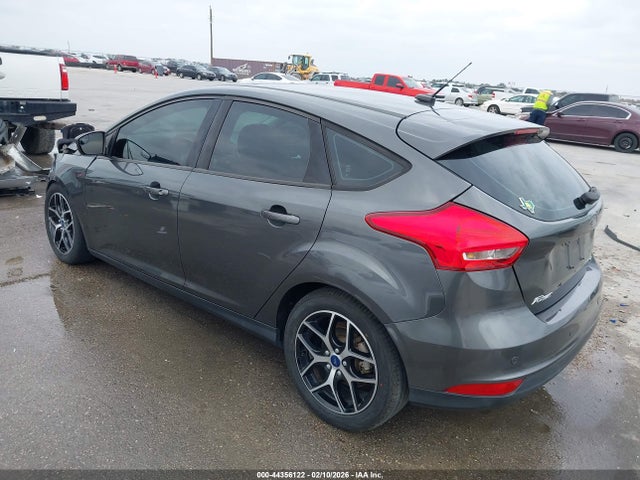 Ford FOCUS SEL 2017 1FADP3M28HL324856 Image 3
