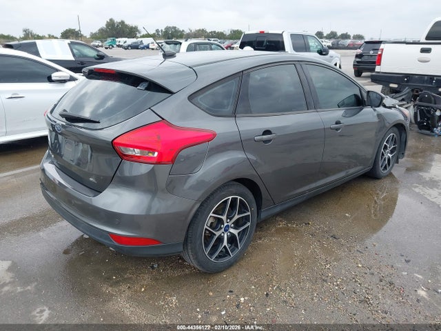 Ford FOCUS SEL 2017 1FADP3M28HL324856 Image 4