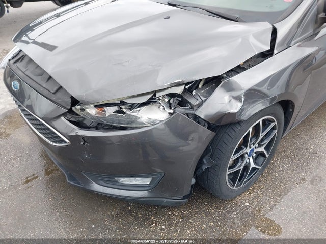 Ford FOCUS SEL 2017 1FADP3M28HL324856 Image 6