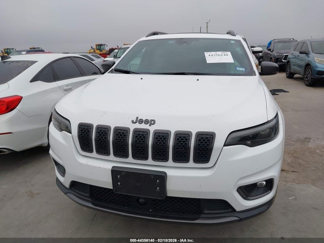 44356140 :رقم المزاد ، 1C4PJLMX8MD200143 vin ، 2021 Jeep Cherokee 80th Anniversary Fwd مزاد بيع