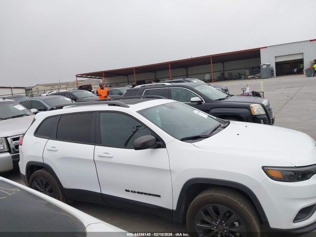 44356140 :رقم المزاد ، 1C4PJLMX8MD200143 vin ، 2021 Jeep Cherokee 80th Anniversary Fwd مزاد بيع