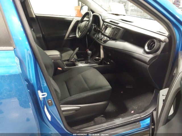 2017 TOYOTA RAV4 JTMBFREV5HJ148165 Photo 4