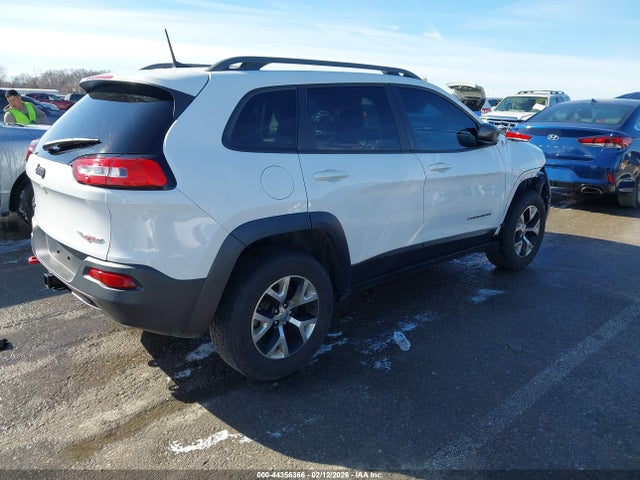 2016 Jeep Cherokee Trailhawk მანქანა იყიდება აუქციონზე, vin: 1C4PJMBS6GW130955, აუქციონის ნომერი: 44356366
