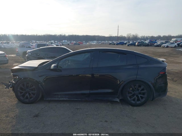 2024 Tesla Model X Long Range მანქანა იყიდება აუქციონზე, vin: 7SAXCBE51RF455317, აუქციონის ნომერი: 44356370