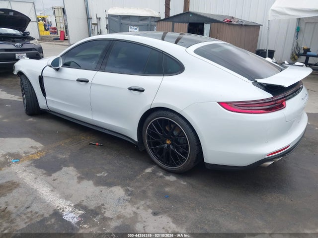 2018 PORSCHE PANAMERA WP0AB2A77JL133778 Photo 2