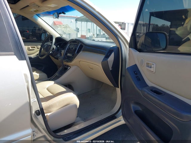 2002 TOYOTA HIGHLANDER JTEGF21A920056811 Photo 4