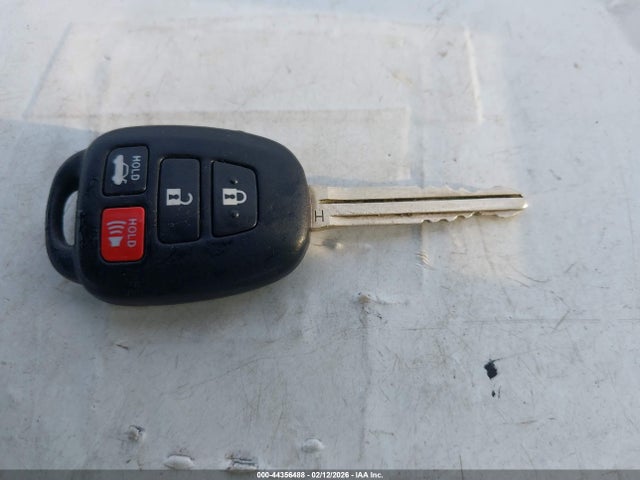 4T1BF1FK4FU927635 Toyota CAMRY XSE