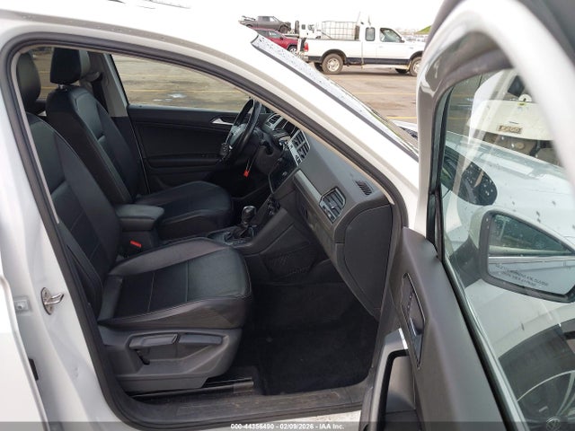 3VV3B7AX4JM002054 Volkswagen Tiguan 2.0t Se/2.0t Sel