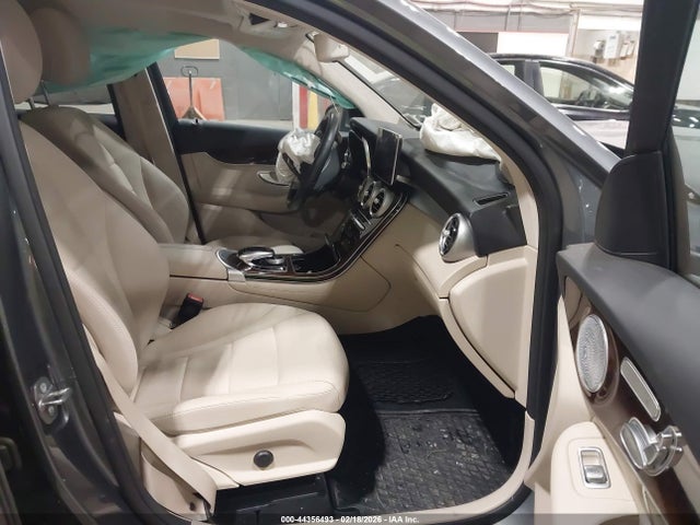 44356493 :رقم المزاد ، WDC0G4KB3KV159502 vin ، 2019 Mercedes-benz Glc 300 4matic مزاد بيع