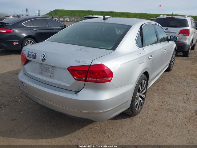 1VWCT7A32FC008420 Volkswagen Passat 1.8t Sel Premium