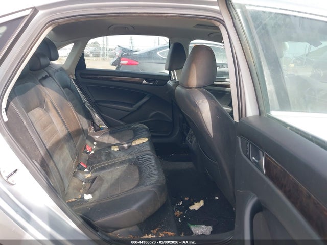 1VWCT7A32FC008420 Volkswagen Passat 1.8t Sel Premium
